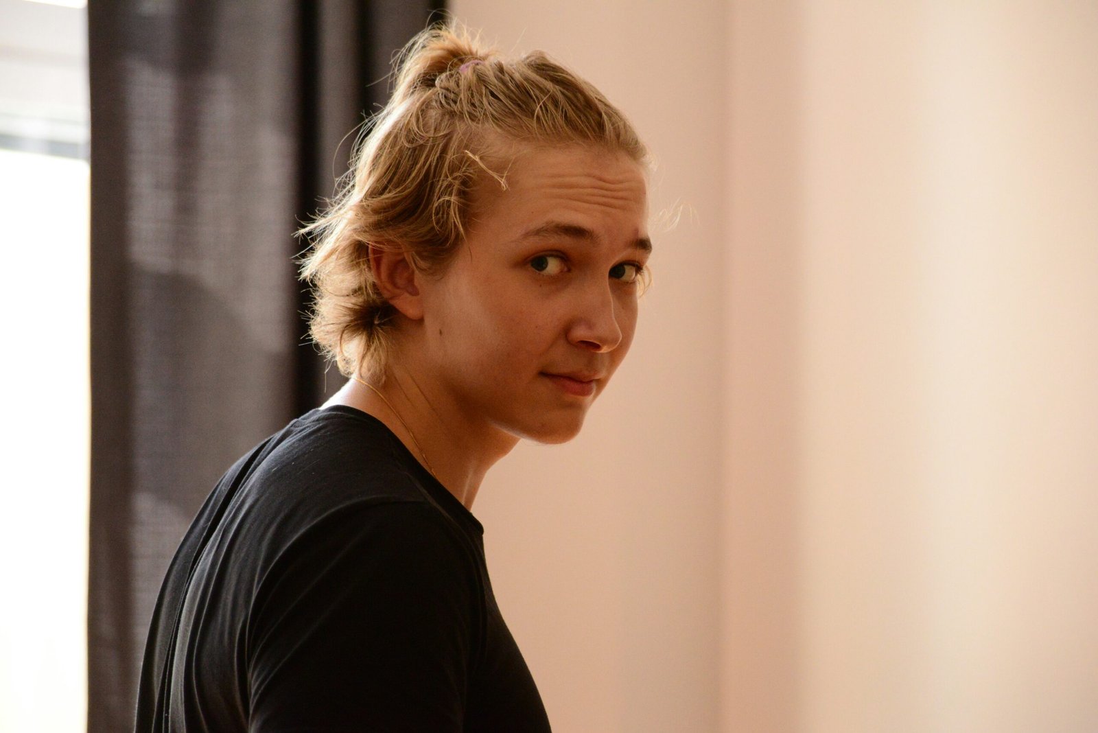 woman in black crew neck shirt