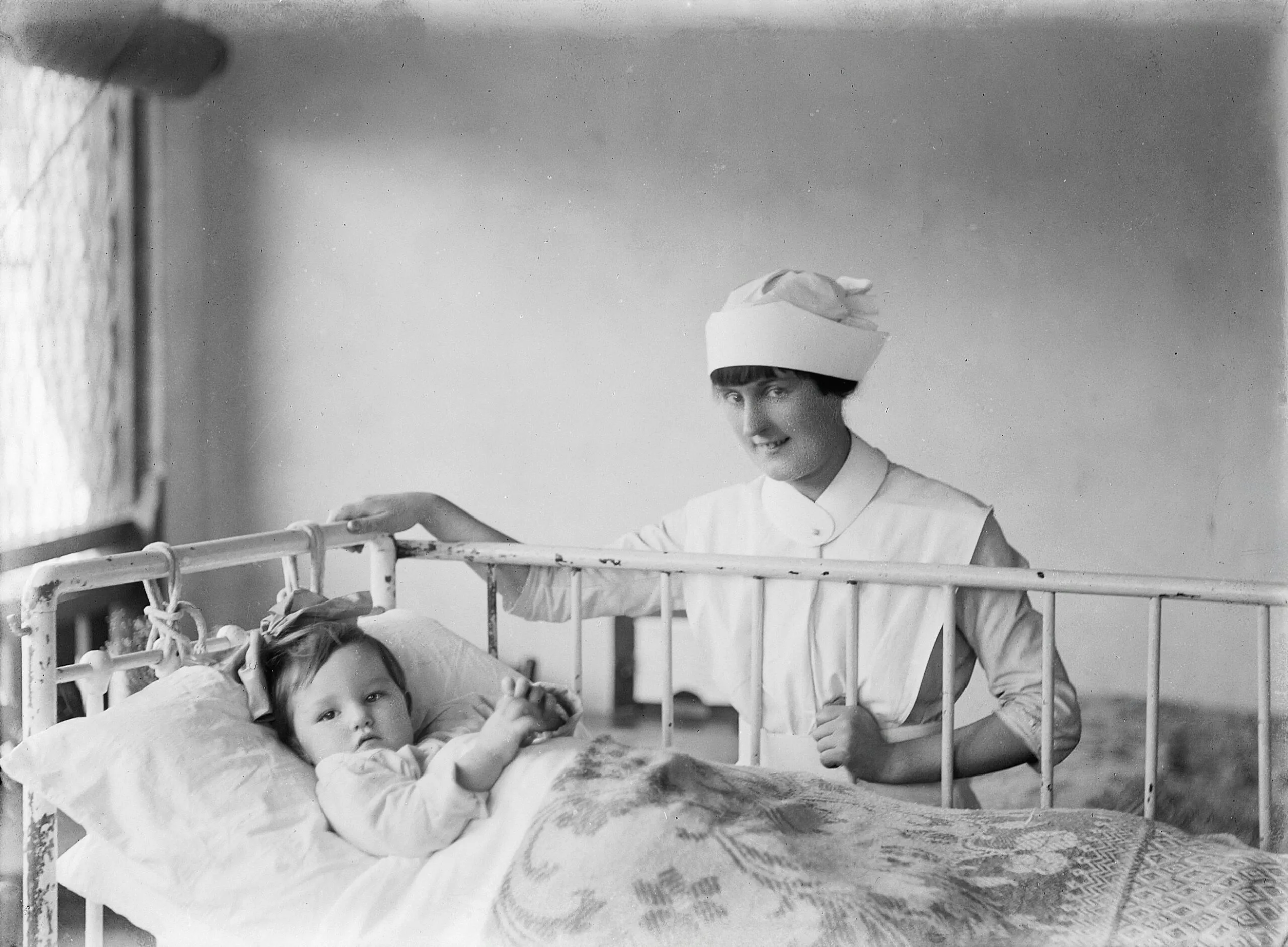 Child in hospital bed, inscribed Sovery or Savery or Savory, circa 1920, Wellington, by Berry & Co. Purchased 1998 with New Zealand Lottery Grants Board funds. Te Papa (B.043538) https://collections.tepapa.govt.nz/object/350366