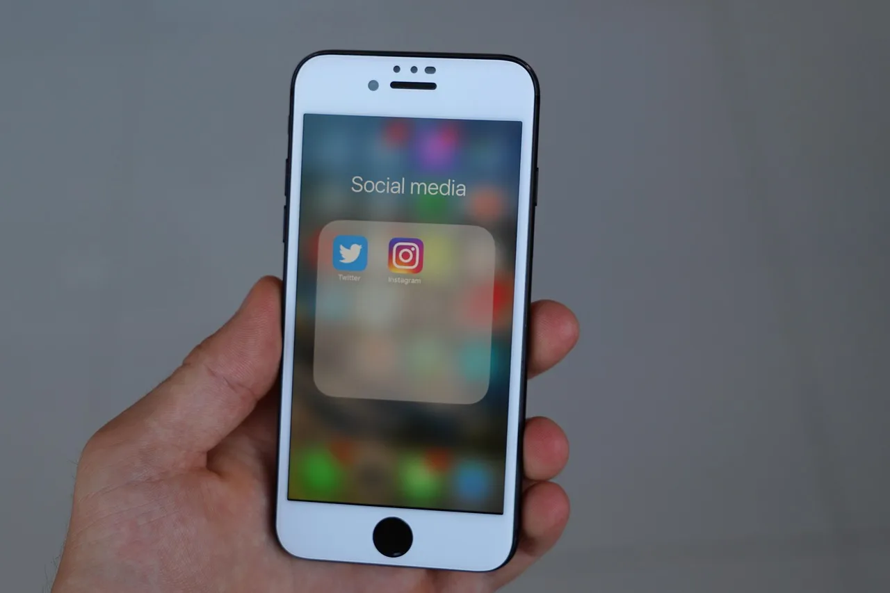iphone, smartfon, social media, telefon, telefon komórkowy, ikona, wyświetlacz, aplikacja, sieci społecznych, internet, społeczne, facebook, twitter, instagram, social media, social media, social media, social media, social media, twitter