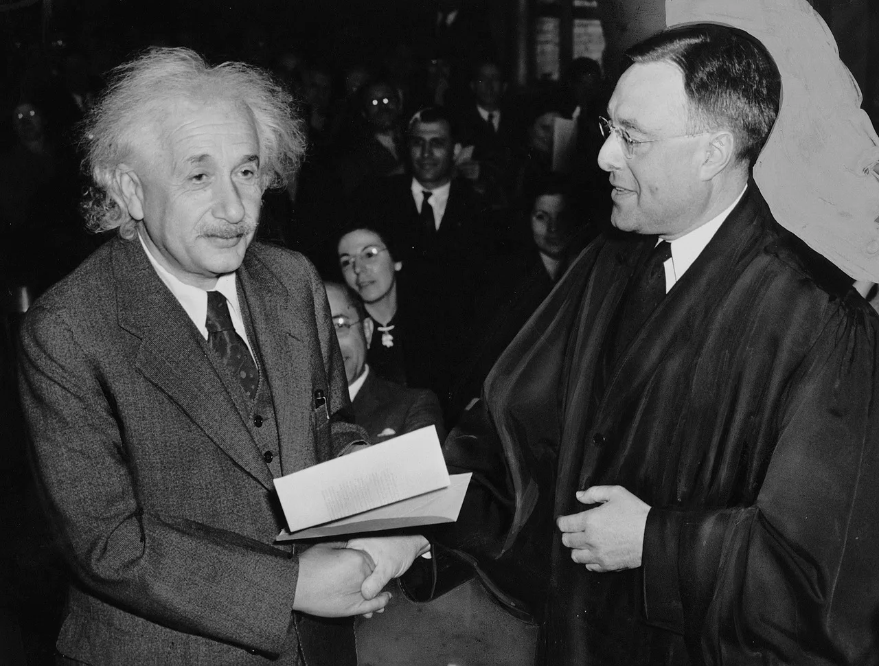 albert einstein, naukowcy, fizyk, geniusz, sędzia phillip forman, uścisk dłoni, drżenie rąk, przekazać, amerykańskie obywatelstwo, matematyk, albert einstein, albert einstein, albert einstein, albert einstein, albert einstein, naukowcy, naukowcy, naukowcy, naukowcy, naukowcy