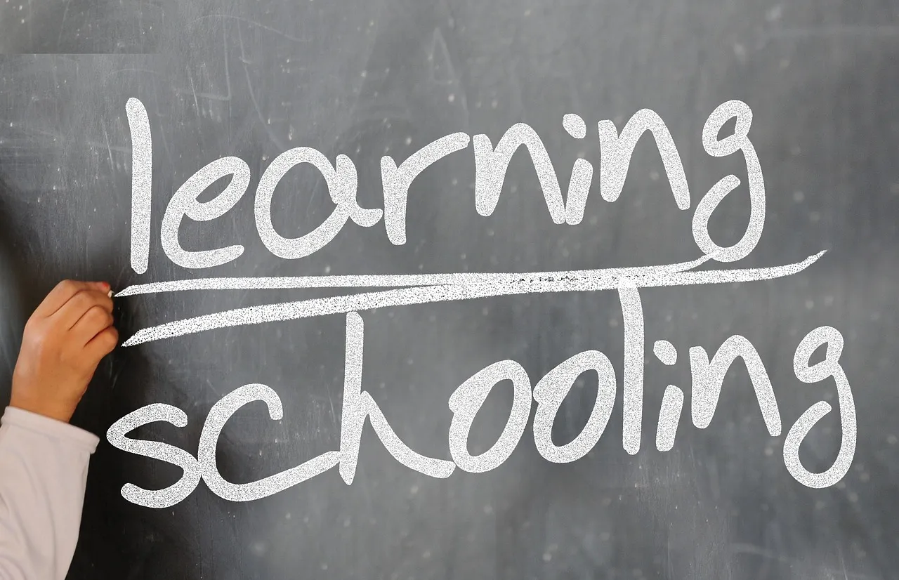 write, board, hand, to learn, a notice, training, skills, career, knowledge, can, school, graduation, study, college student, training, training, training, training, training, career, graduation, college student, college student, college student, college student, college student