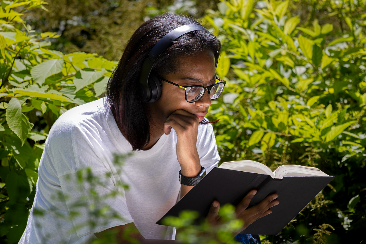 reader, reading, garden, book, sunlight, study, woman, glasses, studious, nature, school, education, literacy