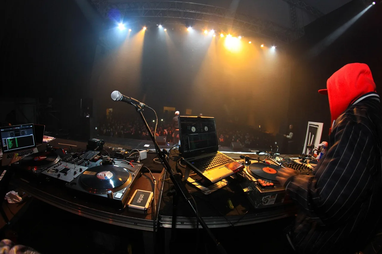 koncert, scena, dj, muzyka, kuks, hip hop, wyposażenie sceny, technik, hip hop, hip hop, hip hop, hip hop, hip hop