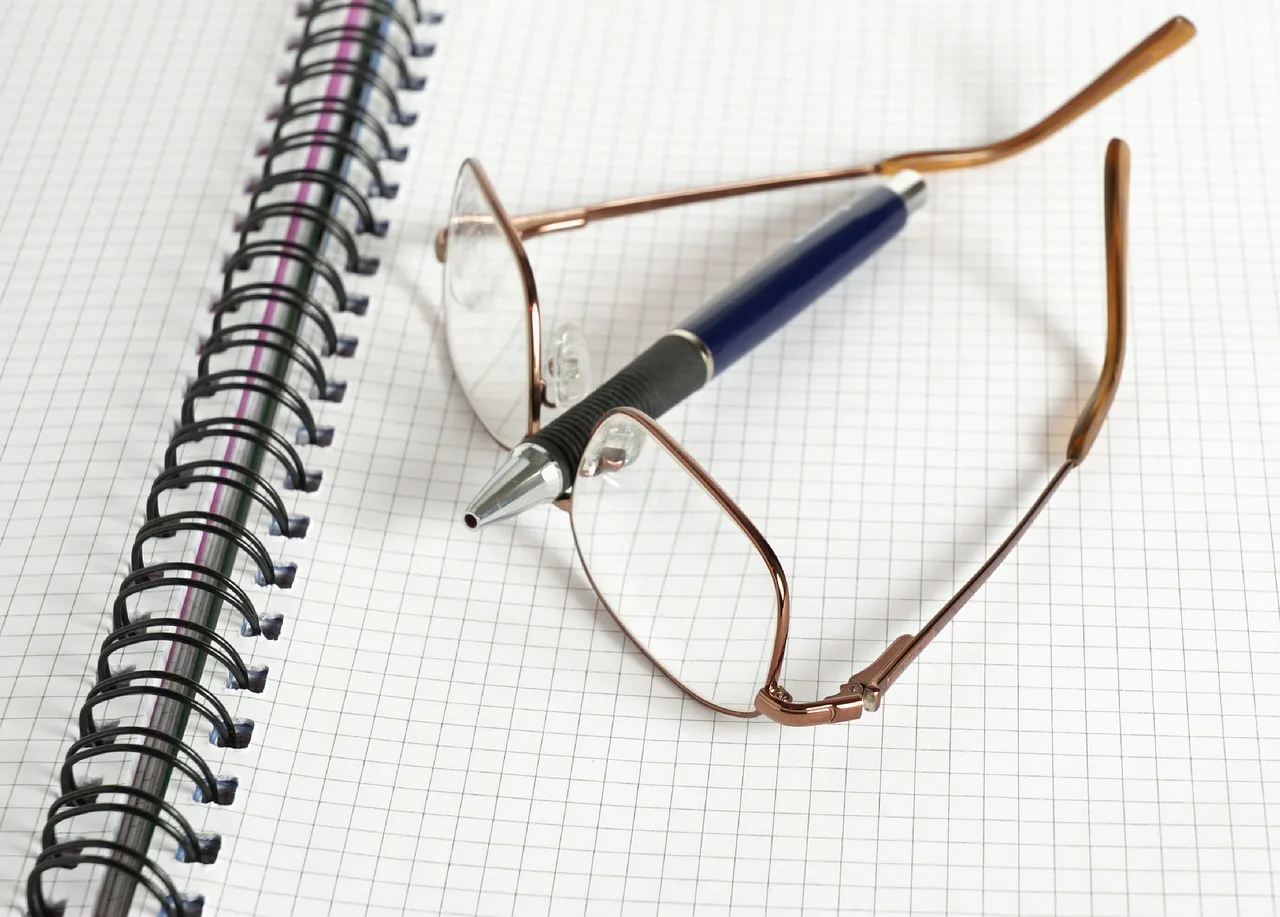 biro, business, okulary, gabinet, pen, czytanie, spectacles, work, writing, educate, education, knowledge, learn, learning, notebook, papier, student, supplies, write, pen, education, learn, learn, learn, learn, learn, learning, learning, learning, notebook, notebook, notebook