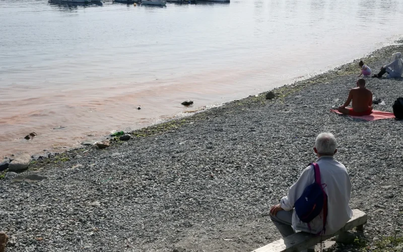 seaside, elderly, think, biedny, abandoned, thought, dziecko, innocence, loneliness, morze, natura, lonely, orphan, sad, plaża, bicycle, person, życie, sweet, sleep, tenderness, tired, miłość, eyes, see