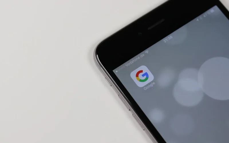 smartphone, aplikacja, google, media społecznościowe, mobilny, technologia, sieć, iphone, ekran dotykowy, telefon, szukam