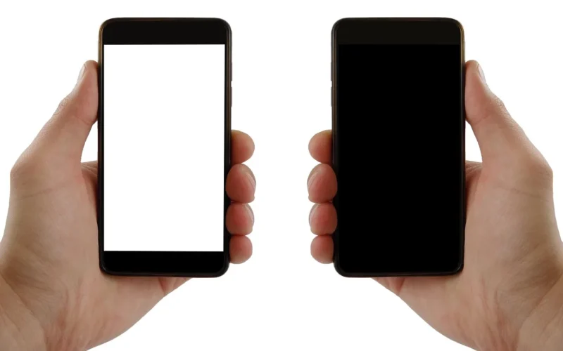 background, blank, caucasian, cell phone isolated, tła pulpitu, telefon komórkowy, communication, darmowe tło, device, tapeta systemu windows, darmowe tapety, tapeta na mac, display, tapeta w pełnej rozdzielczości, gadżet, tapeta 4k 1920x1080, hand, hand holding, piękna tapeta, hand isolated on white, fajne tła, hold, isolated, male hand, tapeta na laptopa, mobile phone, phone, screen, showing, smartfon, technology, telefon, tapeta hd, template, ekran dotykowy, tapeta 4k, white