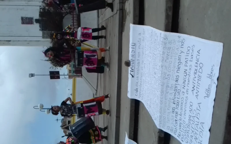Manifestación por el 8 de marzo día internacional de las mujeres, en la plaza Juana Azurduy y la Ceja.
