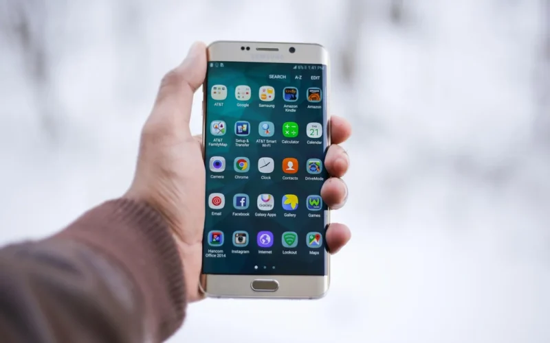 samsung, smartfon, ręka, trzymać, bezprzewodowy, wyświetlacz, ekran telefonu, aplikacje mobilne, technologia, aplikacje, telefon komórkowy, ekran, ekran dotykowy, samsung galaxy s6 edge plus, smartfon, smartfon, smartfon, smartfon, smartfon