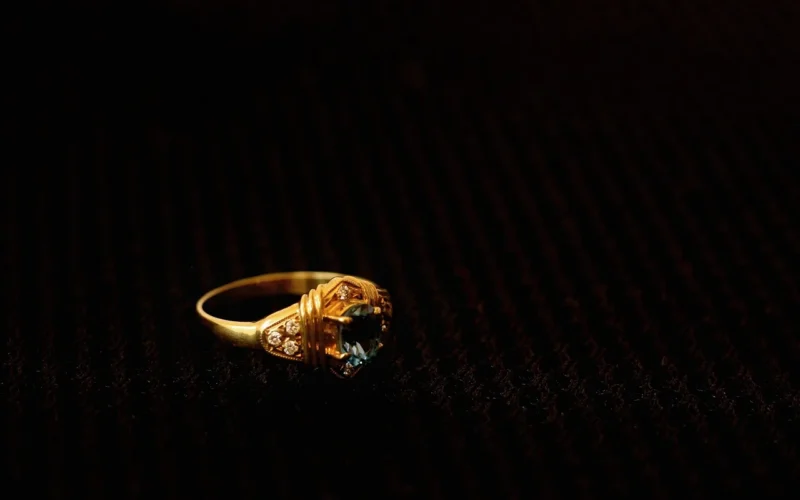 gem, jewel, jewelty, klejnot, złóg, crystal, diamond, gemstone, luksus, czarny, biżuteria, genialny, precious, rich, brilliant, bright, szkło, piękne, kolor, drogie, sapphire, amethyst, gold, gold ring