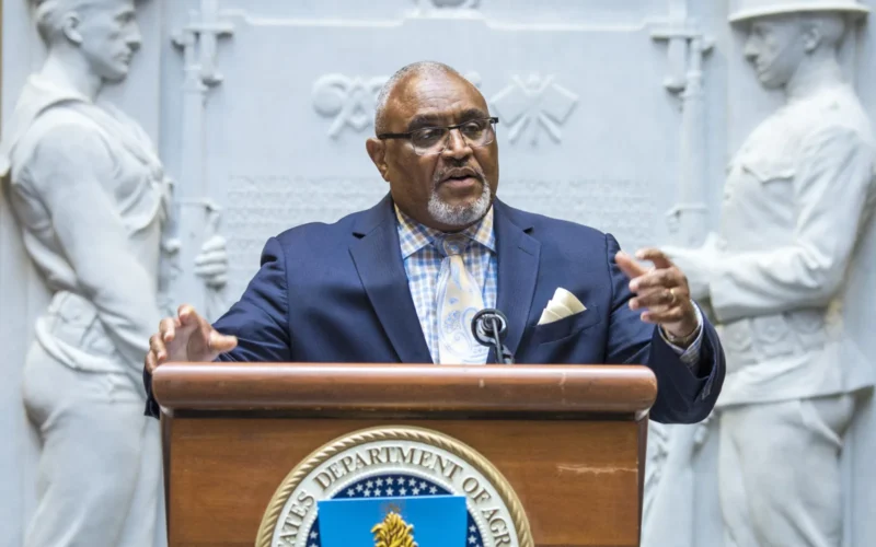 Malcolm Shorter, Acting Assistant Secretary of Agriculture joins U.S. Department of Agriculture (USDA) Secretary Sonny Perdue in welcoming the 2017 USDA Interns from various colleges and universities around the country during a welcome event in the Whitten Patio, June 27, 2017. USDA seeks to be the employer of choice for interns around the nation. It also prides itself on customer service, being a leader in employee engagement and providing superior professional development opportunities for our interns.