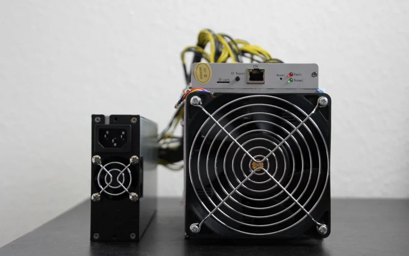 bitcoin, miner, antminer, sprzętu, miny, crypto, złoto, gotówka, waluta, kryptowaluta, pieniądz elektroniczny, transakcji, elektronika, btc, bcc, eti, miłośnik
