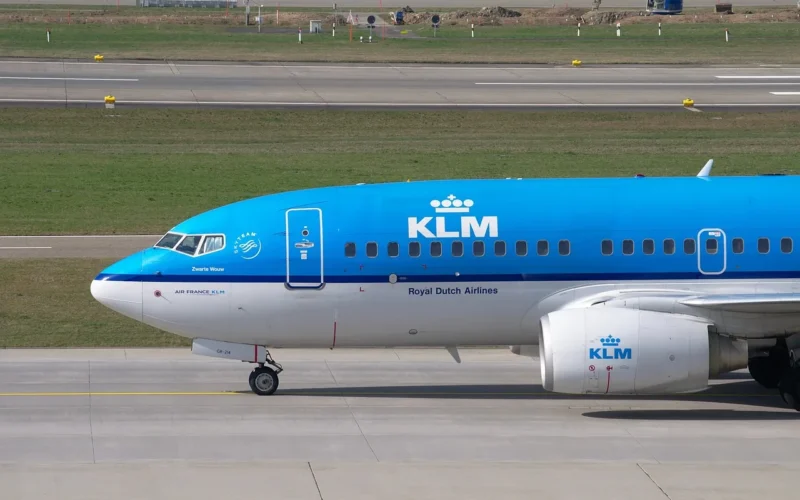 samolot, klm, boeing 737, strumień, samolot pasażerski, lotnisko, zurych, lotnisko zurych, przed, pas startowy, podróżować, boeing, turbina, klm, klm, klm, klm, klm