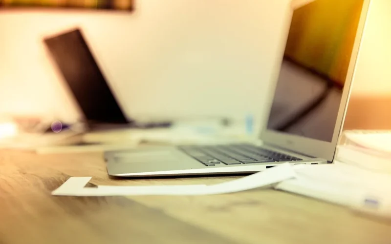 domowe biuro, gabinet, sieć, pulpit, laptop, notatnik, smartphone, projektant, wolny strzelec, styl, twórczy, prochowiec, co-working, blogować, retro, blog, uruchomienie